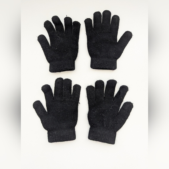 2 Pair of Kids Skeleton/Halloween/Fall Gloves - Black & White - Picture 2 of 2